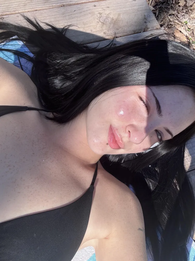 Out in the sun while you work hard for the money that’s gonna end up in my bank account anyway lolololol