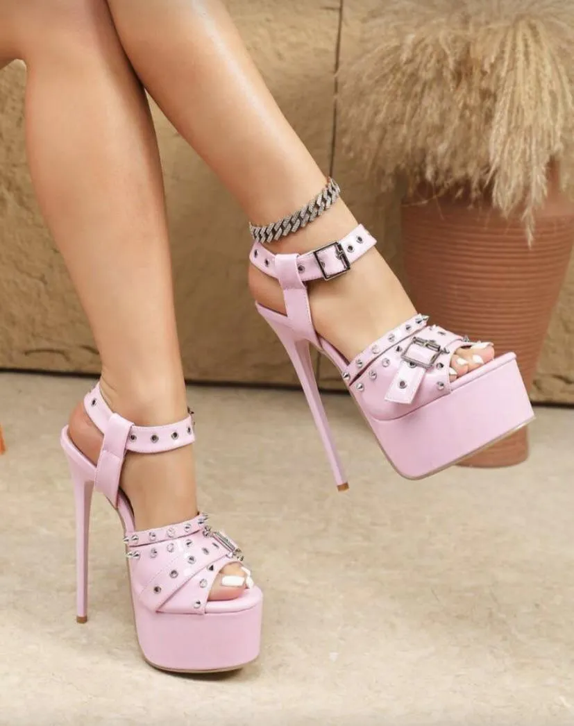 Perfect British feet for you……