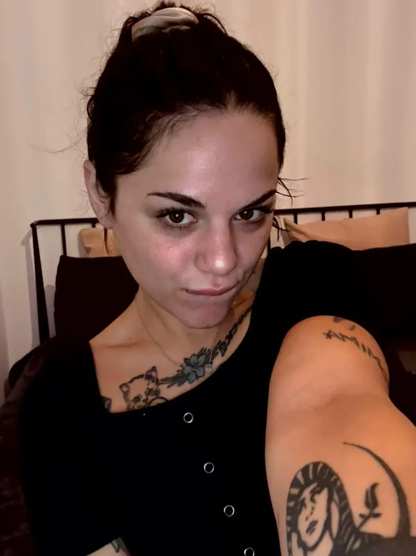 React if you want a blowjob from this tattoed greek chick