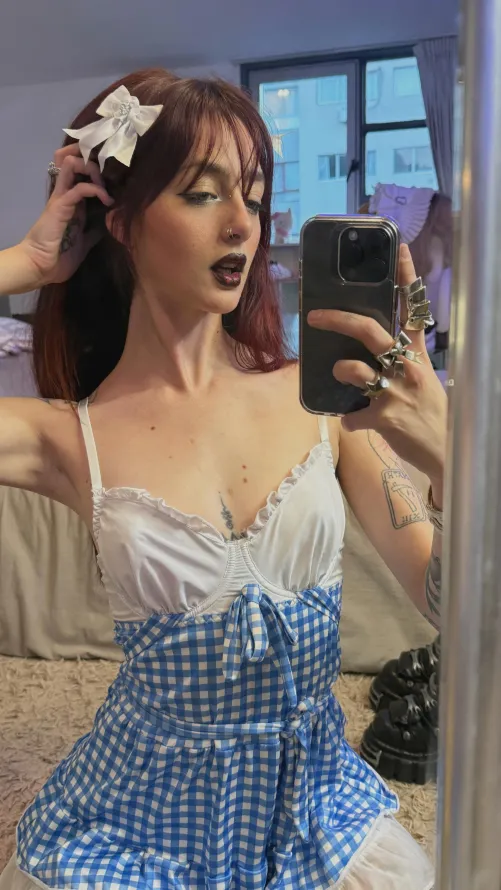 Slightly horny + can’t host rn - send on lnssta: .lunaoryna'.