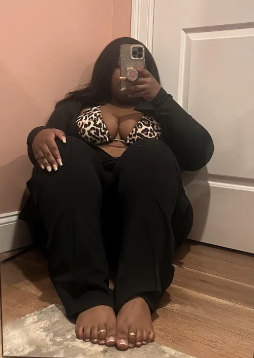 Spend your fresh paycheck on my divine rack and feet