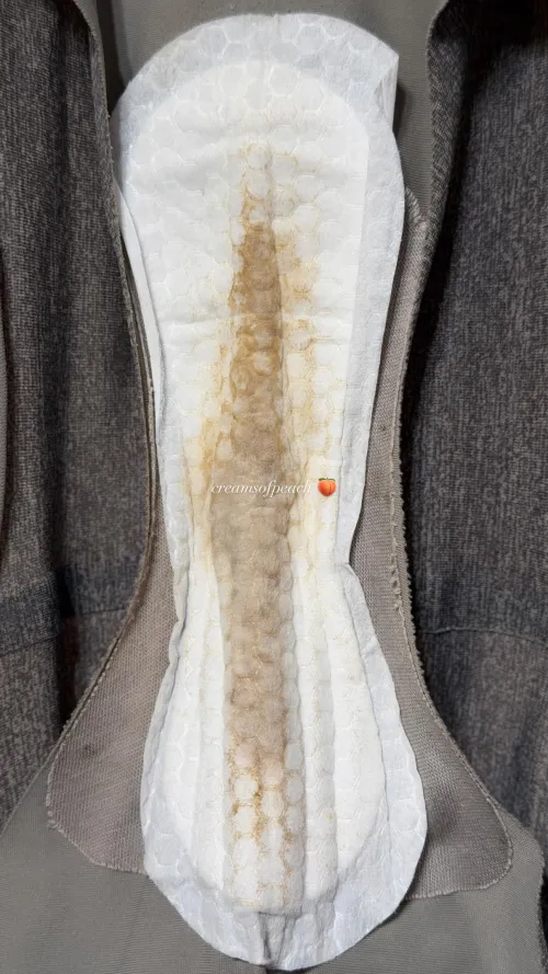 Want something to punch you in the nose? This liner was worn for 24+ hours and the scent is off the charts pungent ‍