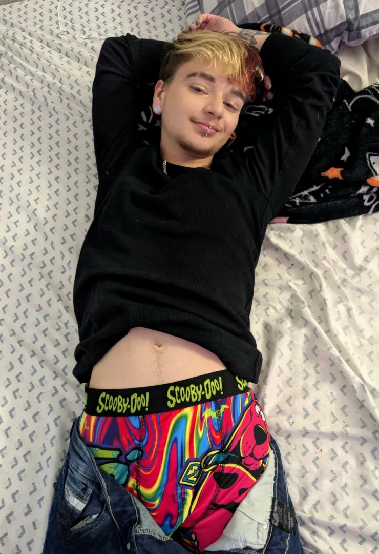 What clues brought you to this mystery gang? 