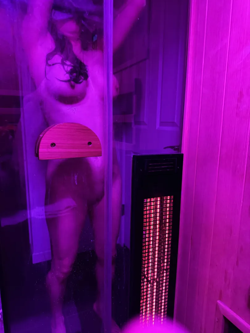 What young muscle stud wants to go into our sauna with my wife with me? Dm for trades and chats!