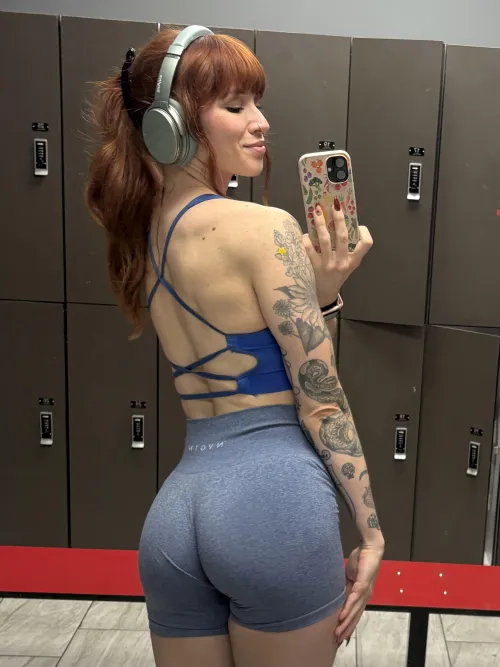 Working on my booty to be your gym crush