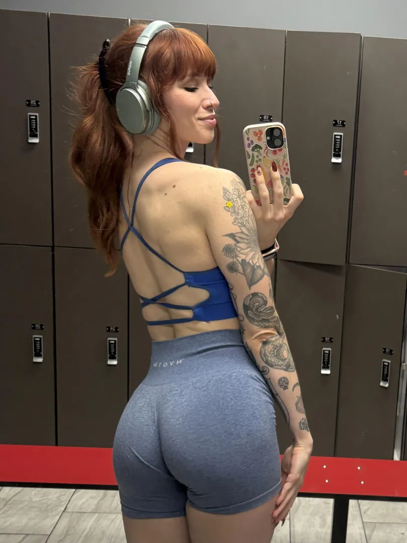 Working on my booty to be your gym crush