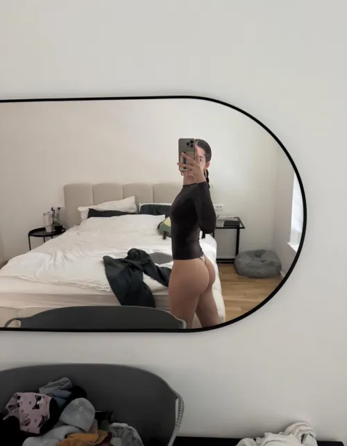 You’d definitely want to explore this booty, right? ;p