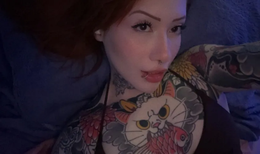 you’re one dm away from the best decision of your night ✨ [GFE]