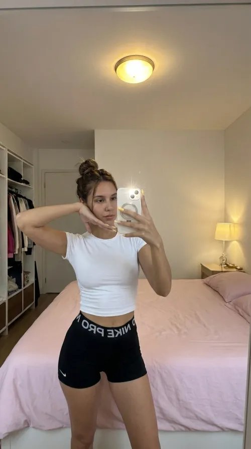 18F drop a ❤️ and I'll send u nudes (first 111 guys)