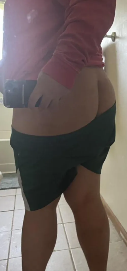 20 who wants to bend me over? Hung tops in aurora hmu