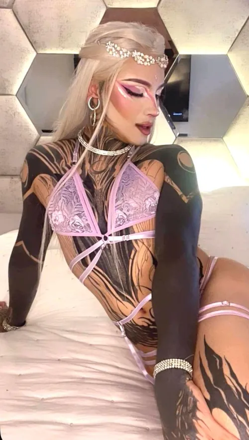 23 F4M T#LE - Nyxx_oe why awake rn