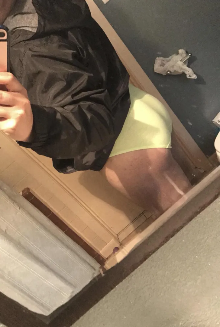 [27] fem bottom looking for dl tops Alief area for right now