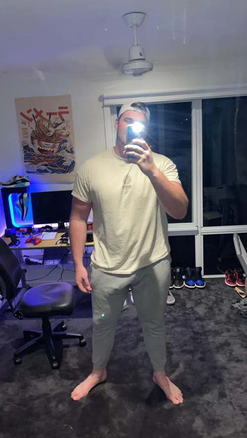 27 [M4F] - Western Suburbs free tonight after 9