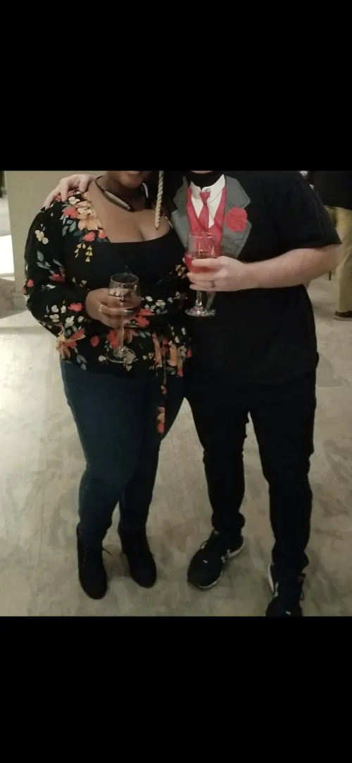 32m Fit/Straight/White and 30f BBW/Bi/Black. Couple travelling to Gulf Shores on 3/29-3/31. Looking for Couples or Females. Can't host.