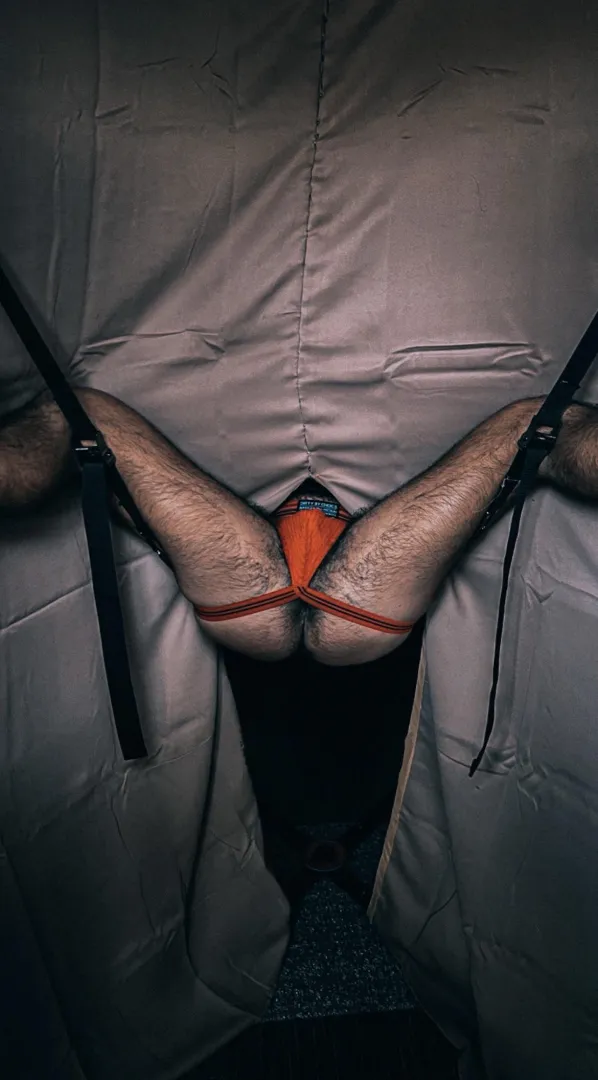 36 [M4M] #downtown- visiting jock looking to get pounded in sling…anonymously!