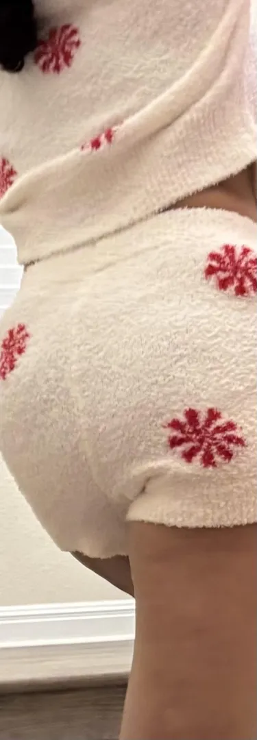 36M 34 F looking for longterm third (32-45)BWC 8” near cedar park . Reply only if you can host . DDF is must