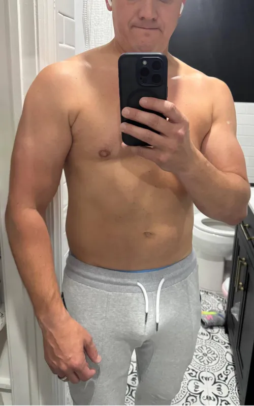 37 M4F/MF- Morris County Dad needing some extra love tonight.