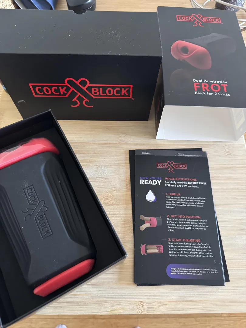 39[M] Bi, tall, UC looking for a JO/Frot bud