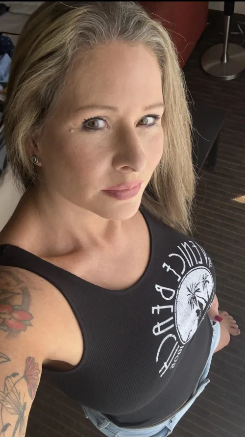 60F Feeling cute today