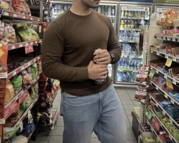 [90041] 21m college guy, looking for tonight, be able to host, want to be massaged