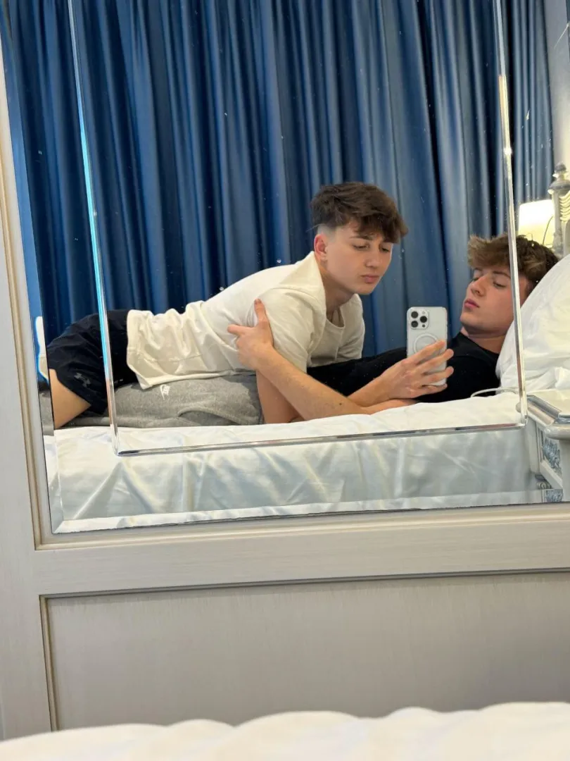 A really romantic selfie