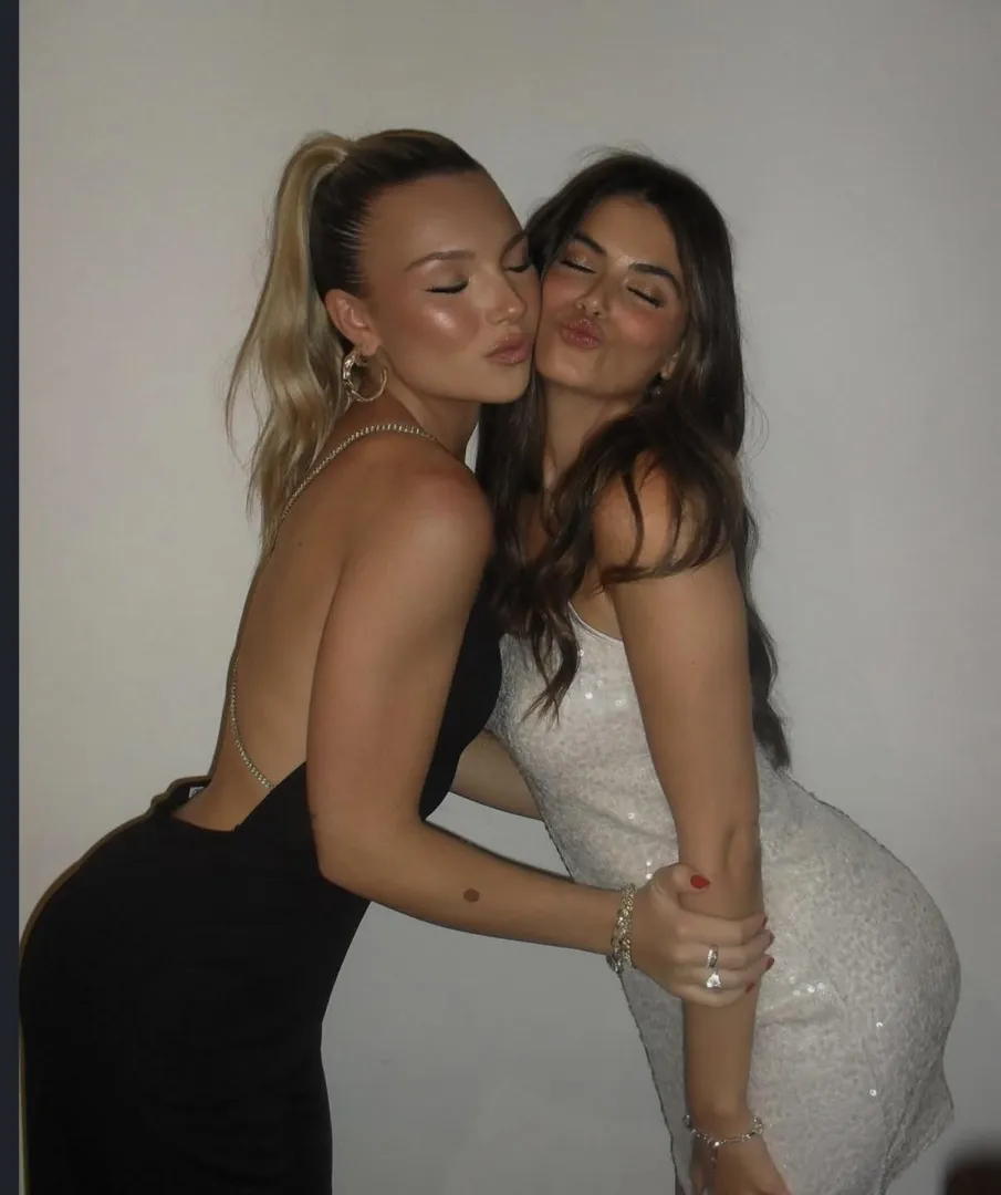 Alycia Milotte ou charlotte Morin ( vous préférez laquelle?)