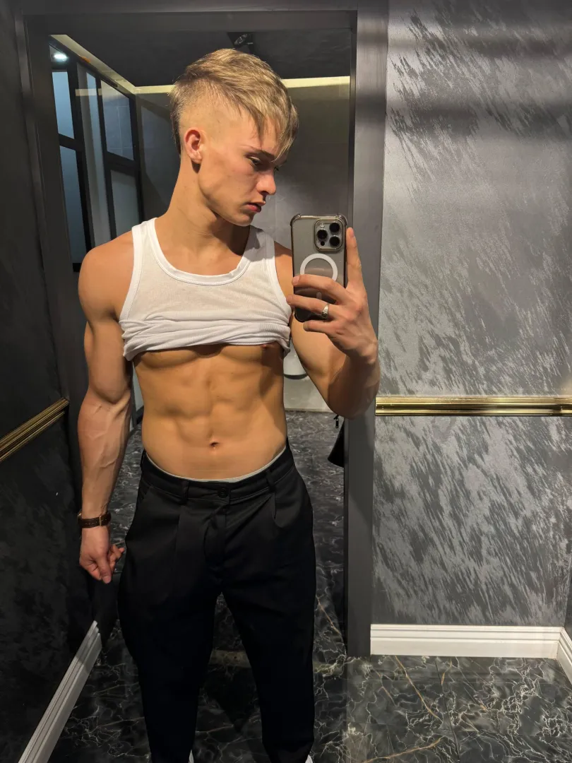 Come see my abs. It's an everyday job