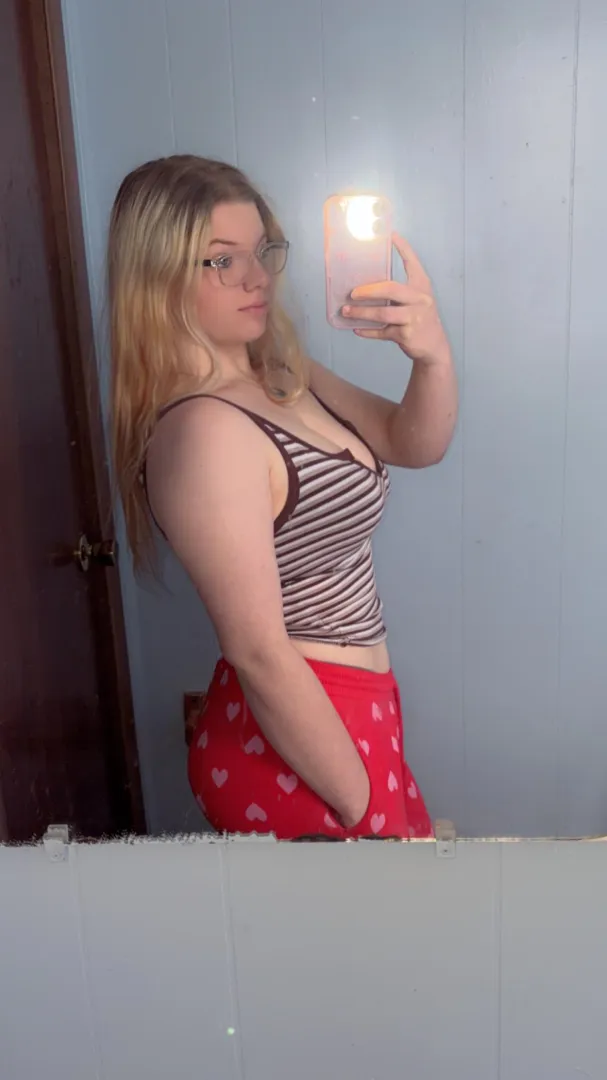 Do you like my heart pants?❤️