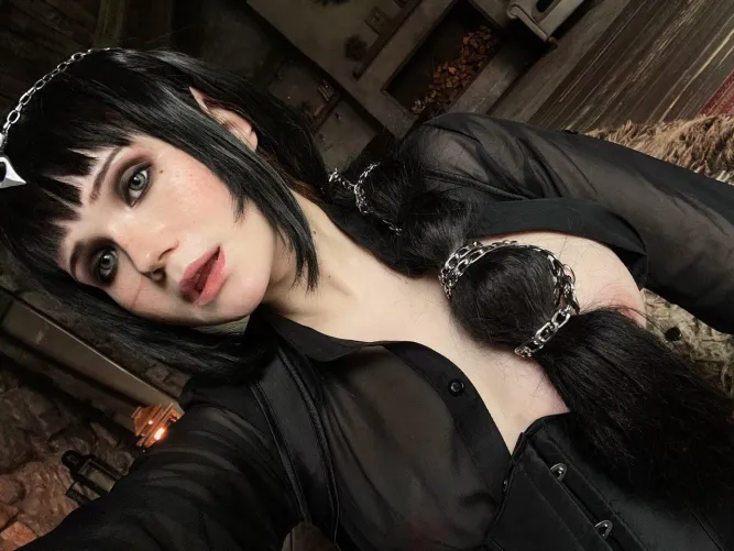 Elf Shadowheart is here to make you feel good