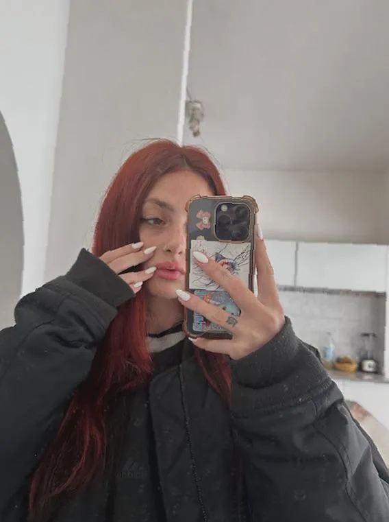 [F20] Zin in een feestje? Zoek iemand die kan hosten, lol. Stuur me een berichtje op Instagram: .lunacalanthe'.