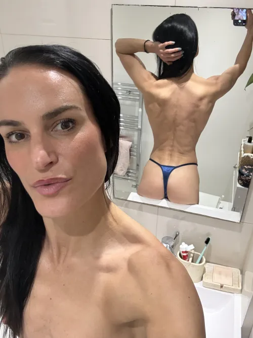 Flaunting my slutty muscles