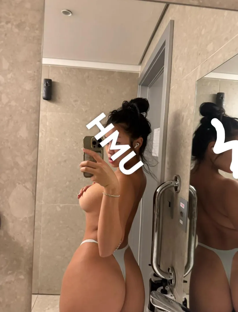 HMU , just got got out of my talking stage and need a sugar daddy husband to show him what he’s missing