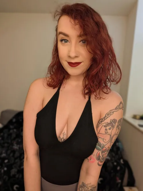 I love this halterneck top