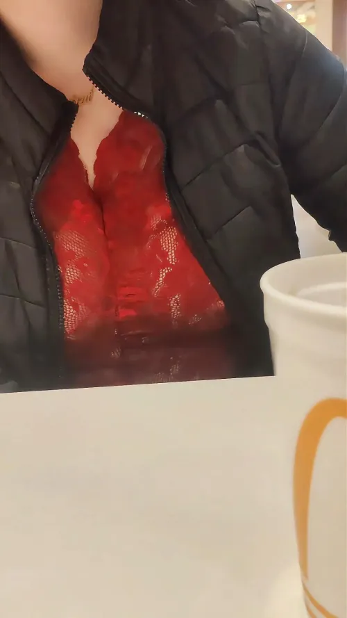 Iemand zin in een lekker hapje McDonald 