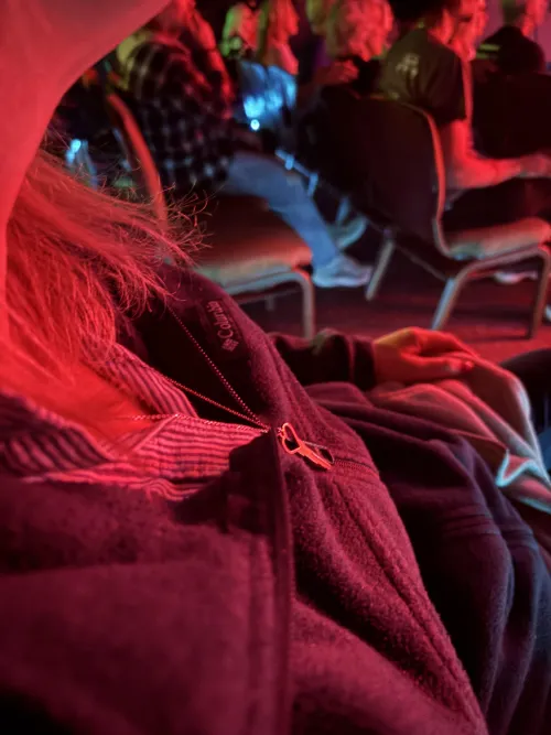 Live music. Low lights.