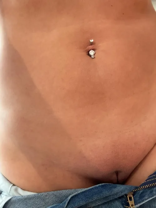 Love to get nude and show off my new belly button ring