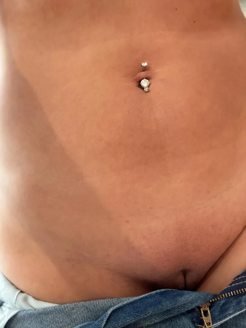 Love to get nude and show off my new belly button ring