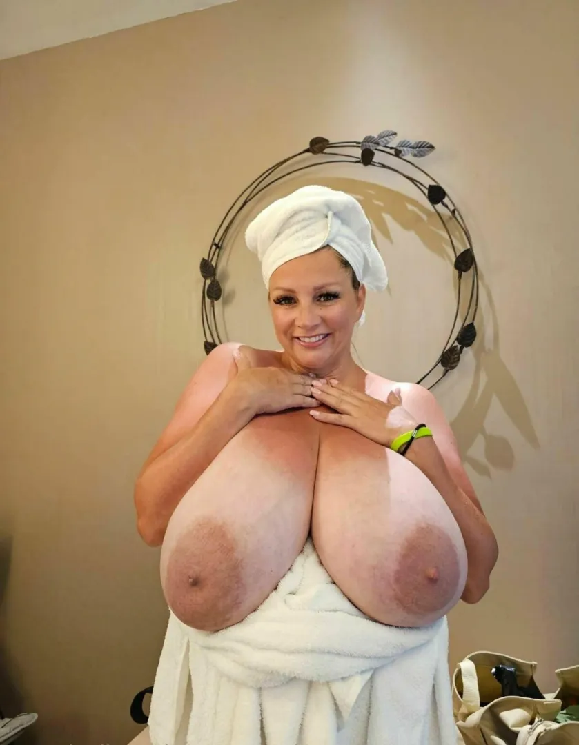 Nadine Jansen and her huge tits again.