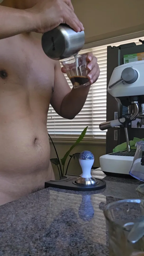 Nothing but good coffee and good vibes!☕ Happy Sunday!