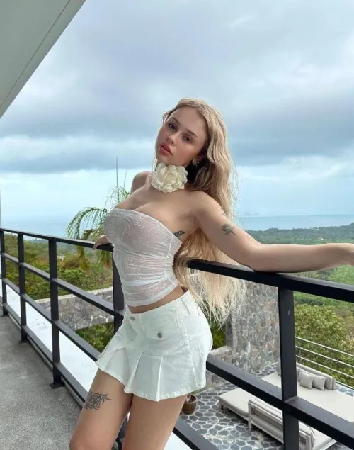 Odegram Lile Janowską dla kogoś w rp. Najlepiej jakby fabuła była taka że młody fan 17-18 lat uwodzi i uzależnia ją od siebie.