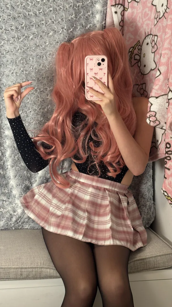 OMG that kitty laugh too on your tiny cock!