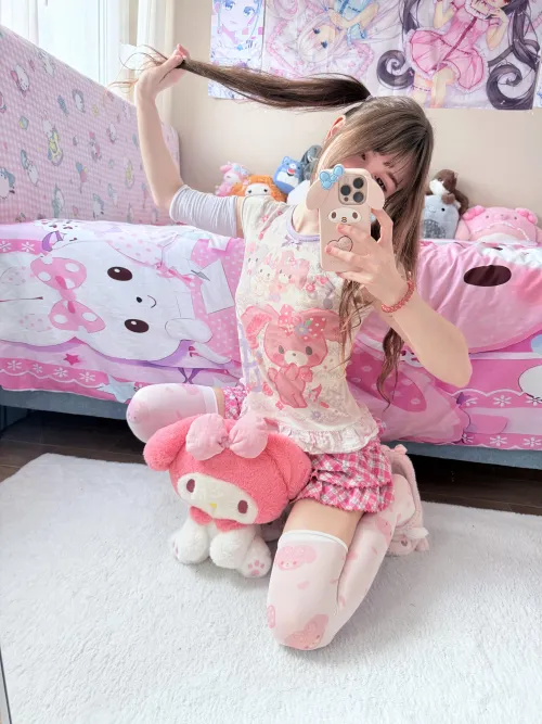 petite princess plushie grinding ><