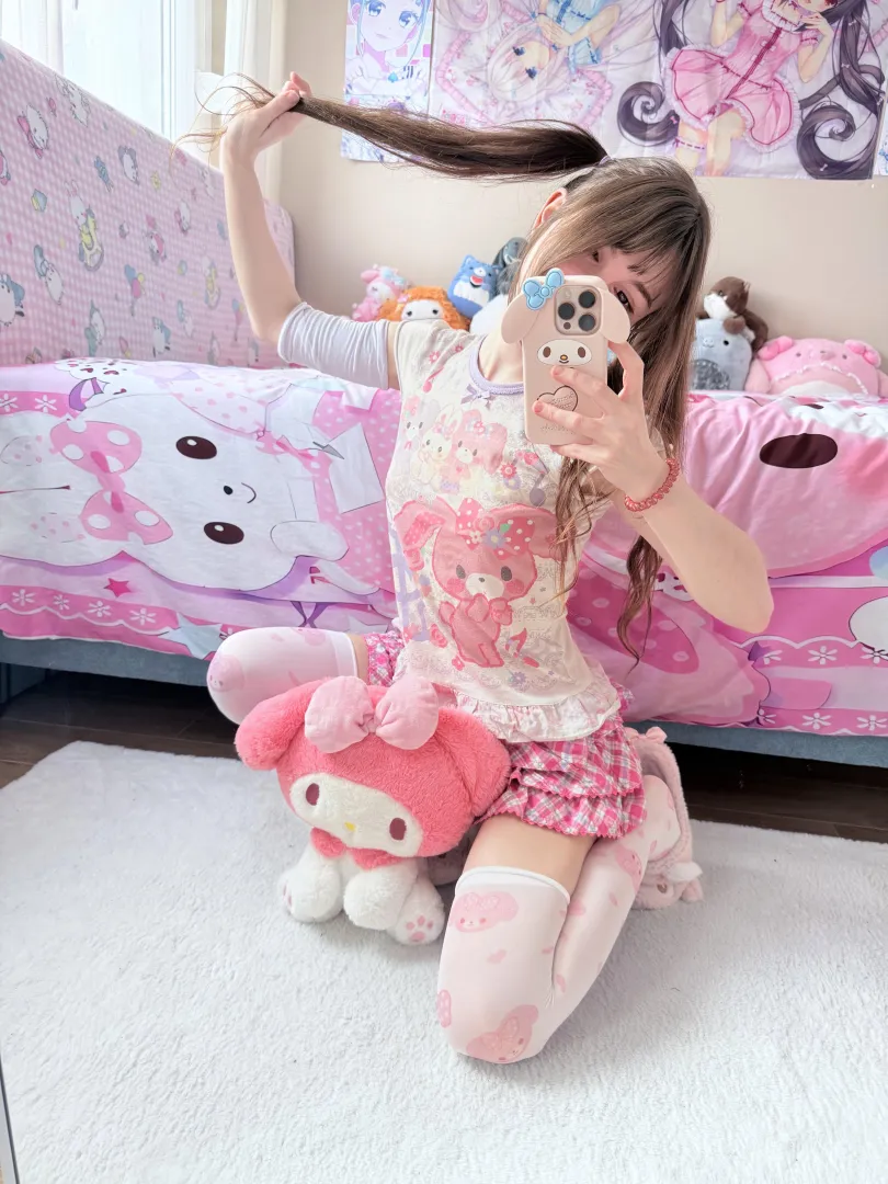 petite princess plushie grinding ><