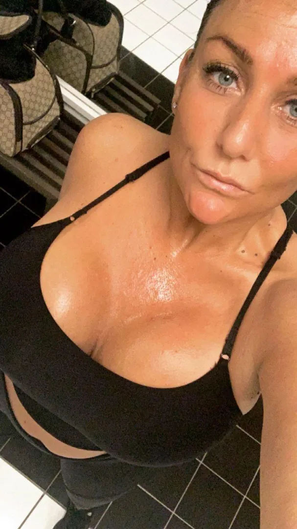 På vej hjem fra fitness eller one night stand? Kom med et gæt