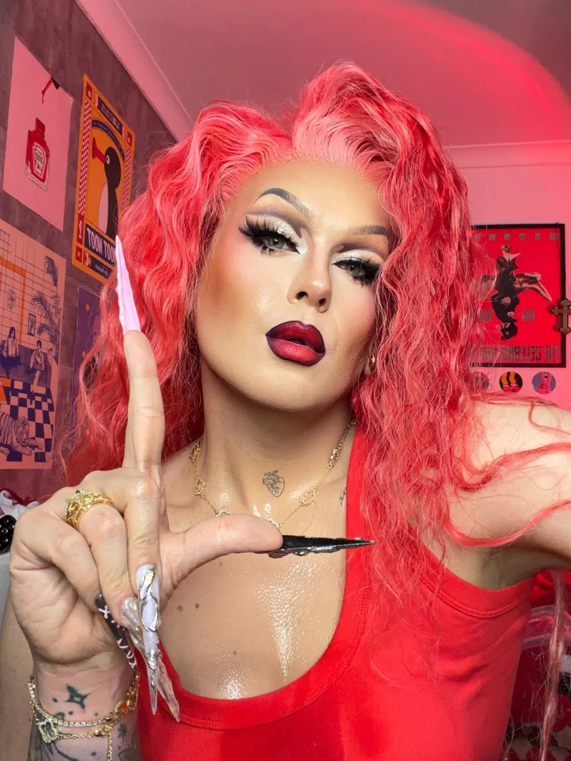 Say after me “I’m such a loser, Goddess Sintra!” ‍♂️ Good. Now Tribute!