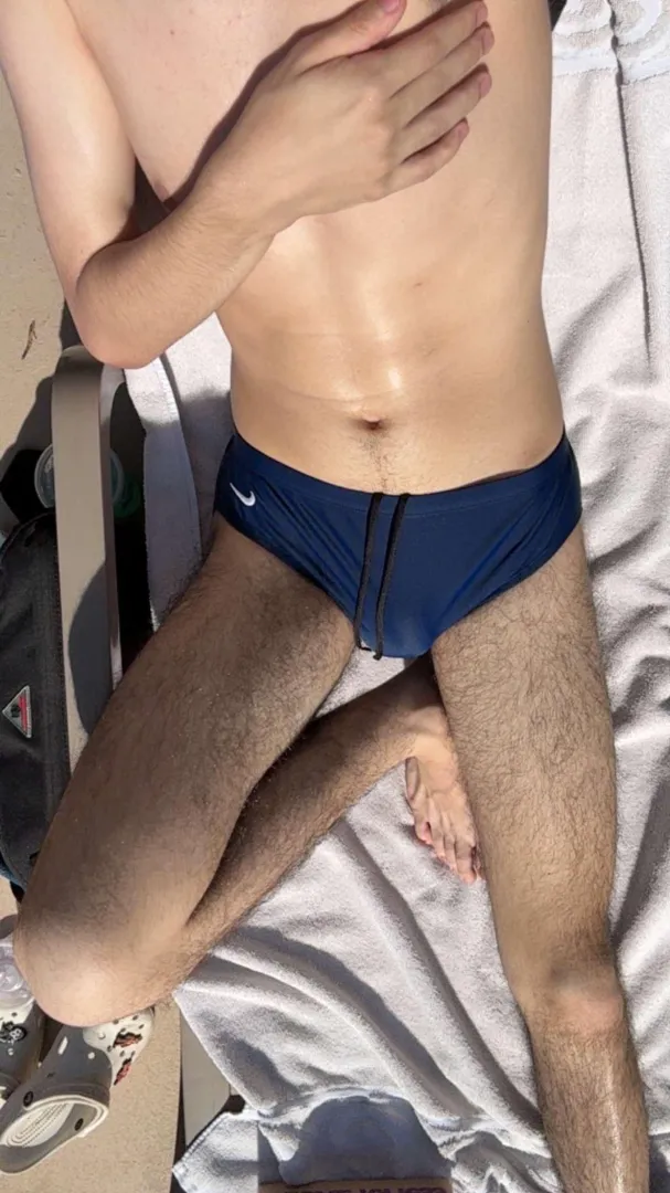 Taking in that Cali sun