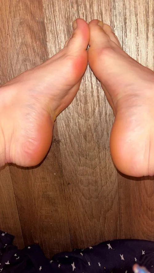 Tell me how good you think my feet would look round you