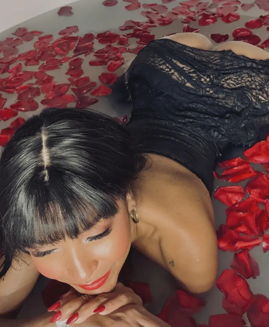 Unapologetically me, submerged in luxury and black lace