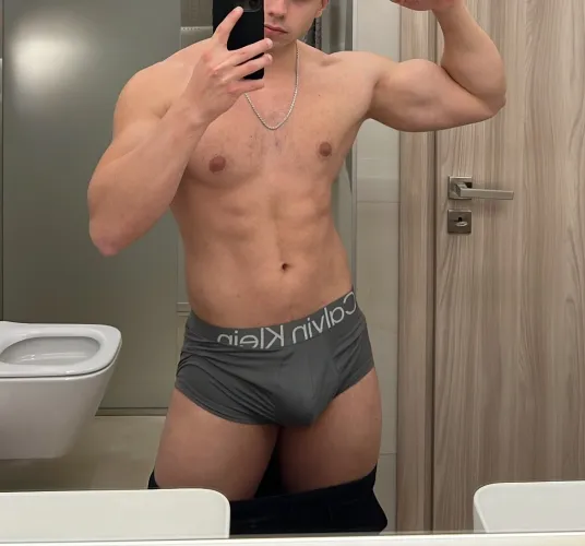 Who wants to flex with me?