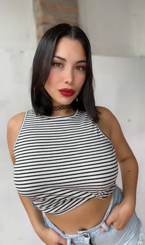 Would you use a condom or raw if you had the chance to fuck me?